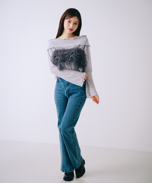 SELFIST(セルフィスト)の「【2点セット】フリルオフショルカットソー×フリルビスチェ(Tシャツ/カットソー・レディース・グレー/ブラック/アイボリー・フリー)」の12枚目の写真