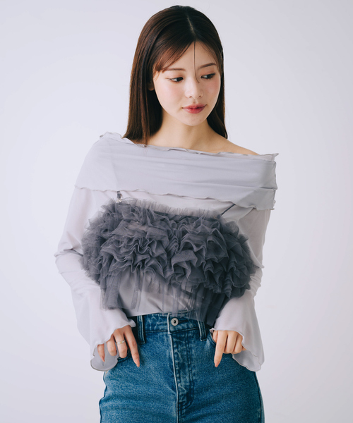 SELFIST(セルフィスト)の「【2点セット】フリルオフショルカットソー×フリルビスチェ(Tシャツ/カットソー・レディース・グレー/ブラック/アイボリー・フリー)」の13枚目の写真