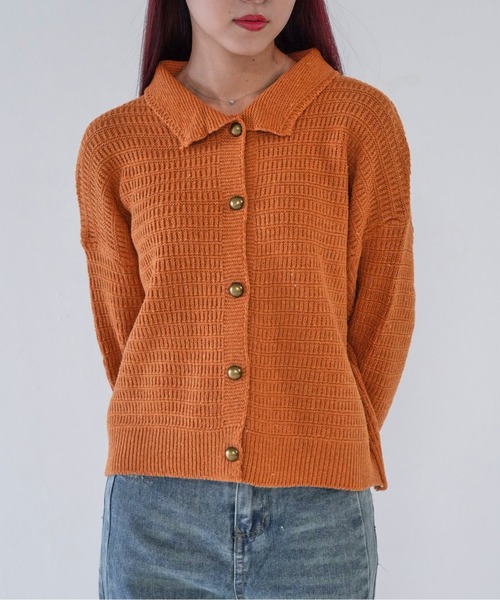Uenui(ウニュイ)の「【 cunii 】 gold button knit shirt(ニット/セーター・レディース・ブラウン/ホワイト/ネイビー・FREE)」の1枚目の写真