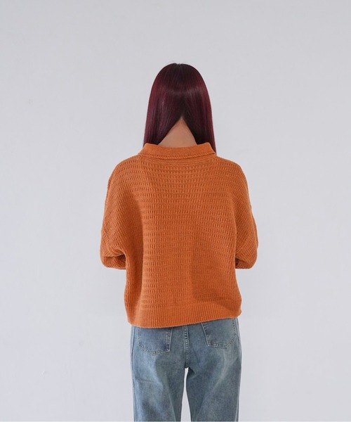 Uenui(ウニュイ)の「【 cunii 】 gold button knit shirt(ニット/セーター・レディース・ブラウン/ホワイト/ネイビー・FREE)」の4枚目の写真