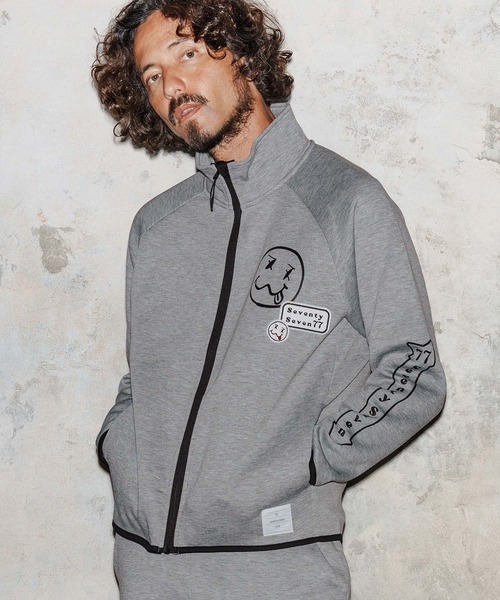 seventy seven(セブンティセブン)の「mj11123-cardboard stand collar JKT(smile&arrow) スタンドカラージャケット(7725W070)(その他アウター・メンズ・ブラック/トップグレー・XL/L/M/S)」の2枚目の写真