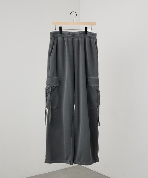Alfred Alex（アルフレッドアレックス）の「【Alfred Alex】ヴィンテージ加工 ピグメント/バイオウォッシュ裾ドローコード 2WAYワイドカーゴスウェットパンツ【セットアップ対応】（カーゴパンツ・メンズ・チャコール/ブラック/グレー系・S/M/L）」の7枚目の写真