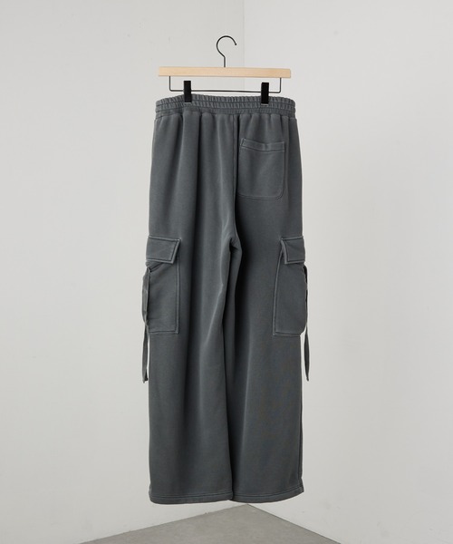 Alfred Alex（アルフレッドアレックス）の「【Alfred Alex】ヴィンテージ加工 ピグメント/バイオウォッシュ裾ドローコード 2WAYワイドカーゴスウェットパンツ【セットアップ対応】（カーゴパンツ・メンズ・チャコール/ブラック/グレー系・S/M/L）」の8枚目の写真