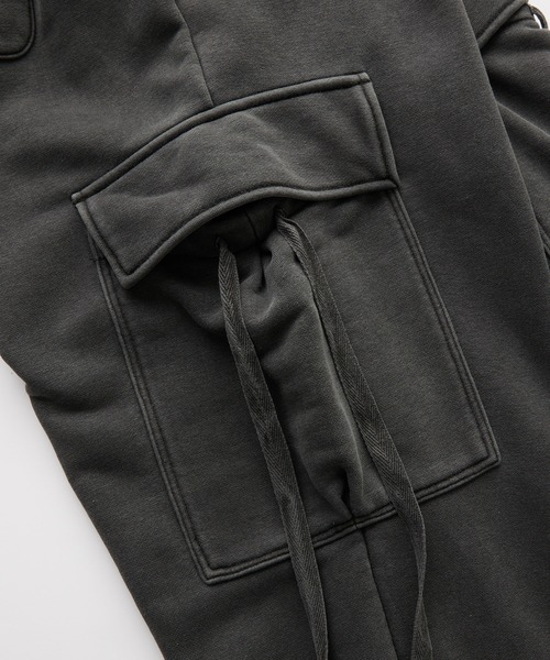 Alfred Alex（アルフレッドアレックス）の「【Alfred Alex】ヴィンテージ加工 ピグメント/バイオウォッシュ裾ドローコード 2WAYワイドカーゴスウェットパンツ【セットアップ対応】（カーゴパンツ・メンズ・チャコール/ブラック/グレー系・S/M/L）」の18枚目の写真