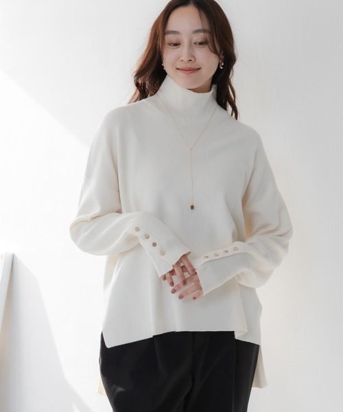 Elura（エルーラ）の「もっちりモイストハイネックプルオーバー/582760（ニット/セーター・レディース・ホワイト系その他/ブラウン/ホワイト/ブラック/ブルー/オレンジ・LARGE/MEDIUM）」の2枚目の写真