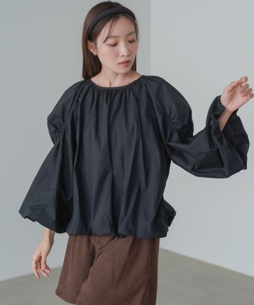 Bab(バブ)の「バルーンギャザーブラウス(シャツ/ブラウス・レディース・ブラック/ベージュ/オフホワイト・M)」の2枚目の写真