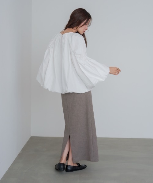 Bab(バブ)の「バルーンギャザーブラウス(シャツ/ブラウス・レディース・ブラック/ベージュ/オフホワイト・M)」の5枚目の写真