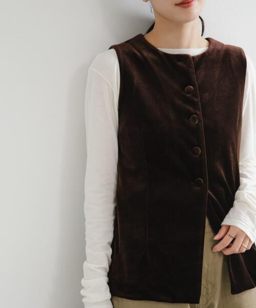 URBAN RESEARCH（アーバンリサーチ）の「ベロアジレ（ベスト・レディース・ブラウン/ブラック・FREE）」の3枚目の写真