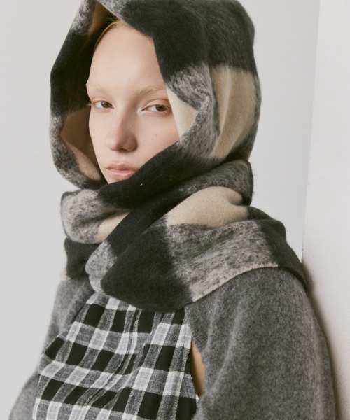 Libra Cue（リブラ キュー）の「ブロックチェックストール（ストール/ショール・レディース・ブラック・FREE）」の2枚目の写真