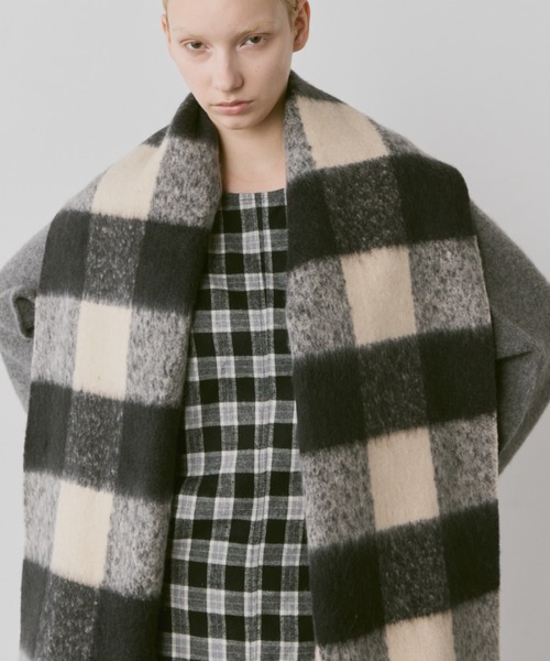 Libra Cue（リブラ キュー）の「ブロックチェックストール（ストール/ショール・レディース・ブラック・FREE）」の4枚目の写真