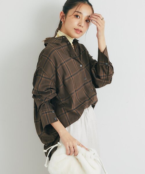 un dix cors（アンディコール）の「《こなれ感を演出》先染めオンブレチェックシャツ（シャツ/ブラウス・レディース・ネイビー/ブラウン/オフホワイト・FREE）」の3枚目の写真