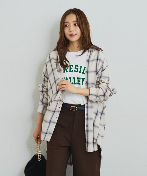 un dix cors（アンディコール）の「《こなれ感を演出》先染めオンブレチェックシャツ（シャツ/ブラウス・レディース・ネイビー/ブラウン/オフホワイト・FREE）」の4枚目の写真