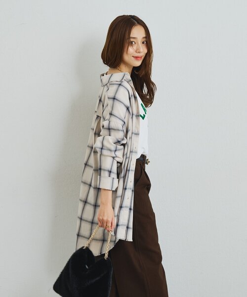 un dix cors（アンディコール）の「《こなれ感を演出》先染めオンブレチェックシャツ（シャツ/ブラウス・レディース・ネイビー/ブラウン/オフホワイト・FREE）」の6枚目の写真