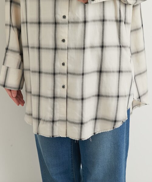 un dix cors（アンディコール）の「《こなれ感を演出》先染めオンブレチェックシャツ（シャツ/ブラウス・レディース・ネイビー/ブラウン/オフホワイト・FREE）」の22枚目の写真