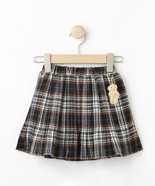 SHOO・LA・RUE（シューラルー）の「【100-150cm】クマチャーム付きプリーツスカート（スカート・キッズ・ブラック系1/サックスブルー系1/ライトオレンジ系1・10/11/12/13/14/15 ）」の3枚目の写真