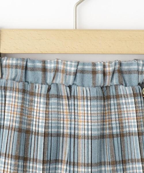 SHOO・LA・RUE（シューラルー）の「【100-150cm】クマチャーム付きプリーツスカート（スカート・キッズ・ブラック系1/サックスブルー系1/ライトオレンジ系1・10/11/12/13/14/15 ）」の6枚目の写真