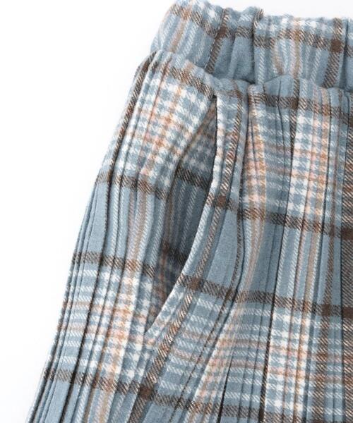 SHOO・LA・RUE（シューラルー）の「【100-150cm】クマチャーム付きプリーツスカート（スカート・キッズ・ブラック系1/サックスブルー系1/ライトオレンジ系1・10/11/12/13/14/15 ）」の8枚目の写真