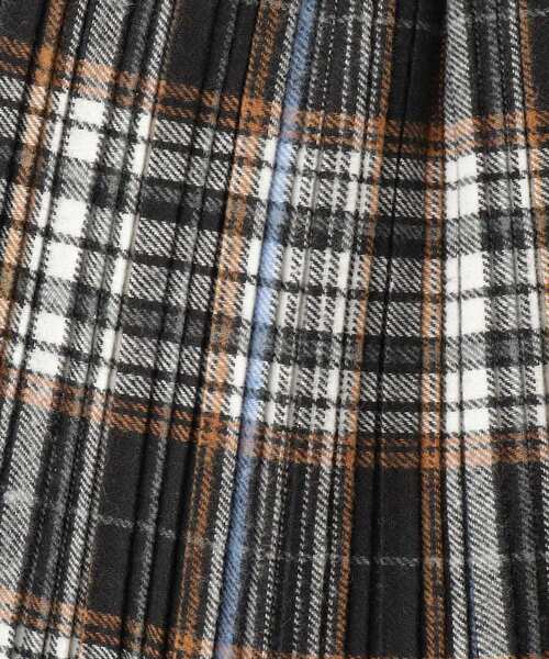 SHOO・LA・RUE（シューラルー）の「【100-150cm】クマチャーム付きプリーツスカート（スカート・キッズ・ブラック系1/サックスブルー系1/ライトオレンジ系1・10/11/12/13/14/15 ）」の12枚目の写真