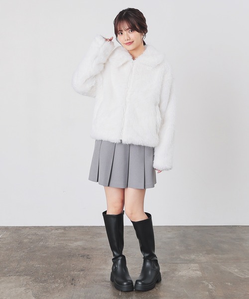 Honeys（ハニーズ）の「衿付ファーブルゾン（ブルゾン・レディース・ブラウン/ベージュ/アイボリー・S/M/L）」の4枚目の写真