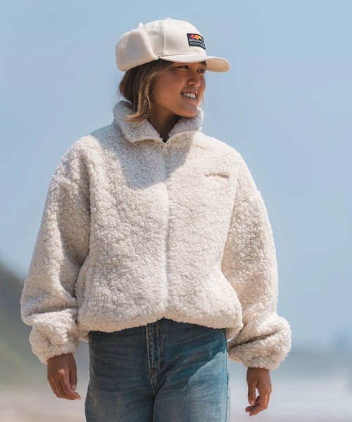 BILLABONG（ビラボン）の「BILLABONG レディース FUR BOA STAND LIGHT  ジャケット 【2025年秋冬モデル】 @autumn/ビラボンボアロゴワンポイントジップアップスタンドカラージャケット（ブルゾン・レディース・アイボリー/ブラック/ホワイト系その他・LARGE/MEDIUM）」の2枚目の写真