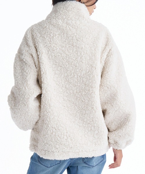 BILLABONG（ビラボン）の「BILLABONG レディース FUR BOA STAND LIGHT  ジャケット 【2025年秋冬モデル】 @autumn/ビラボンボアロゴワンポイントジップアップスタンドカラージャケット（ブルゾン・レディース・アイボリー/ブラック/ホワイト系その他・LARGE/MEDIUM）」の5枚目の写真