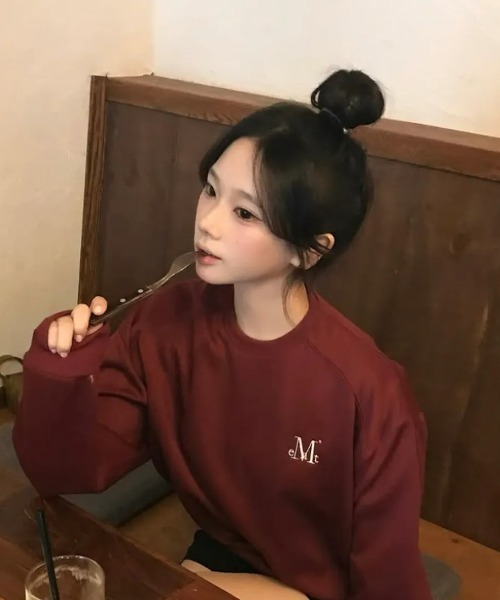 MUCENT(ムセント)の「【日本未発売/WEB限定】MUCENT(ムセント)/ロゴ刺繍 ベーシック プルオーバー スウェット/SIGNATURE BASIC LOGO MTM(スウェット・レディース・バーガンディー/ブラック/チャコールグレー/グレー・FREE)」の15枚目の写真