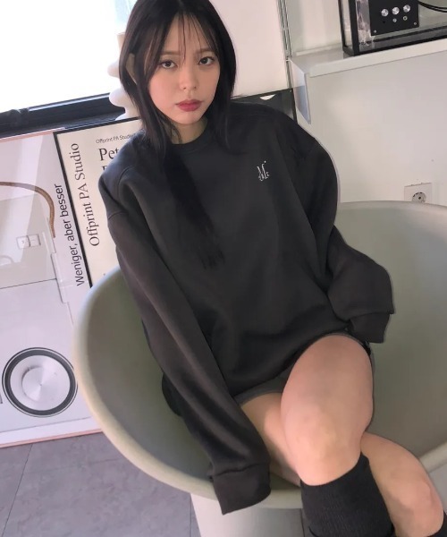 MUCENT(ムセント)の「【日本未発売/WEB限定】MUCENT(ムセント)/ロゴ刺繍 ベーシック プルオーバー スウェット/SIGNATURE BASIC LOGO MTM(スウェット・レディース・バーガンディー/ブラック/チャコールグレー/グレー・FREE)」の8枚目の写真