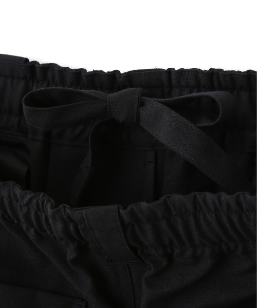 MARGARET HOWELL(マーガレットハウエル)の「DRY WOOL PLAINWEAVE TROUSERS(その他パンツ・メンズ・ブラック・SMALL/MEDIUM/LARGE)」の8枚目の写真