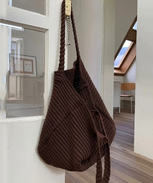 mebole(メボレ)の「Cuddly Knit Bag(トートバッグ・レディース・ブラウン・FREE)」の6枚目の写真