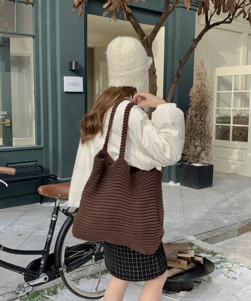 mebole(メボレ)の「Cuddly Knit Bag(トートバッグ・レディース・ブラウン・FREE)」の2枚目の写真