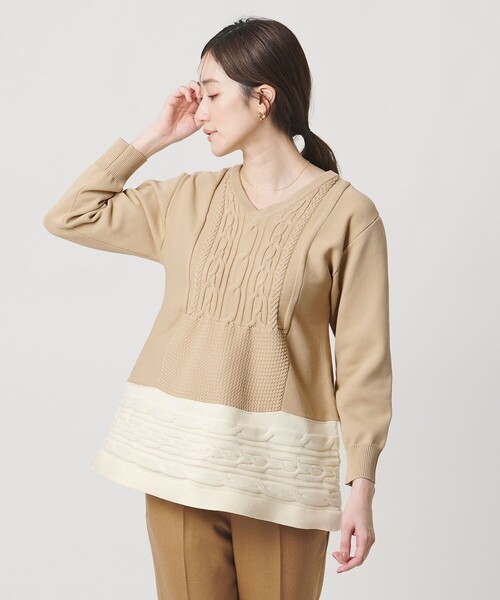 UNITED ARROWS（ユナイテッドアローズ）の「ケーブル Vネック ニット ‐ウォッシャブル‐（ニット/セーター・レディース・ベージュ/ネイビー/ダークグレー・FREE）」の3枚目の写真