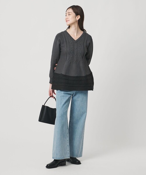 UNITED ARROWS（ユナイテッドアローズ）の「ケーブル Vネック ニット ‐ウォッシャブル‐（ニット/セーター・レディース・ベージュ/ネイビー/ダークグレー・FREE）」の13枚目の写真