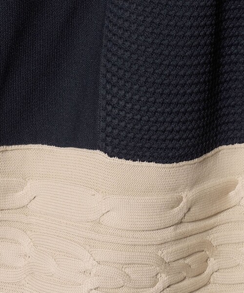 UNITED ARROWS（ユナイテッドアローズ）の「ケーブル Vネック ニット ‐ウォッシャブル‐（ニット/セーター・レディース・ベージュ/ネイビー/ダークグレー・FREE）」の10枚目の写真