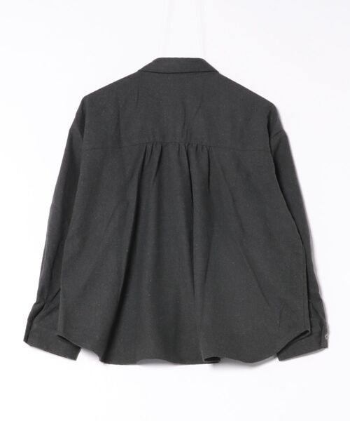 BELLUNA PLUS(ベルーナ)の「アニマル刺しゅう多ボタンデザインブラウス(シャツ/ブラウス・レディース・ストライプ/ネイビー系/チャコール・LARGE/MEDIUM/X-LARGE)」の20枚目の写真