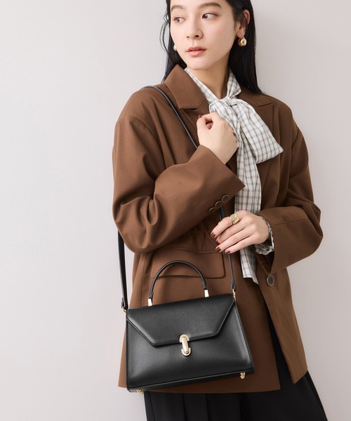 VIS（ビス）の「楕円金具ワンハンドルバッグ/2WAY（ハンドバッグ・レディース・ブラック/キャメル/キナリ・FREE）」の7枚目の写真