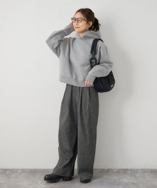 JOURNAL STANDARD（ジャーナルスタンダード）の「CTダンボールフードプルオーバー（パーカー・レディース・グレー/ブラック・FREE）」の4枚目の写真