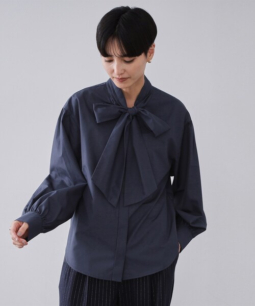 OPAQUE.CLIP(オペークドットクリップ)の「ボウタイブラウス【洗濯機OK】(シャツ/ブラウス・レディース・ネイビー/ダークブラウン/ホワイト・38/40/42)」の16枚目の写真