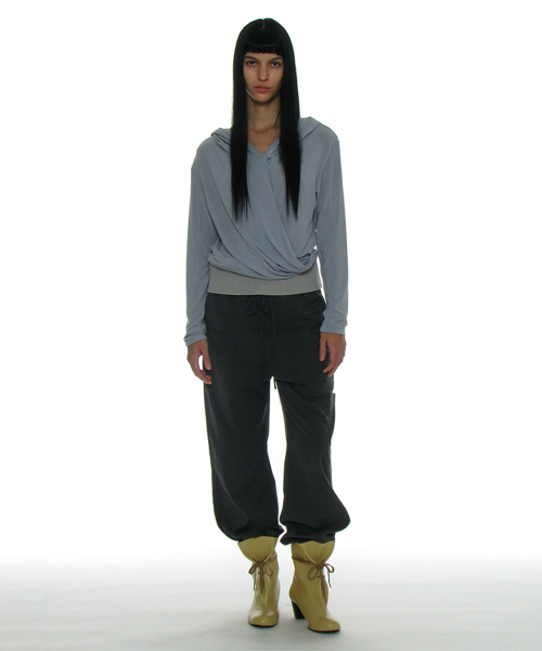 PARTIMENTO WOMEN（パルティメントウィメン）の「ドローストリングラウンドスラックス_グレー（スラックス・レディース・その他・SMALL/MEDIUM）」の4枚目の写真