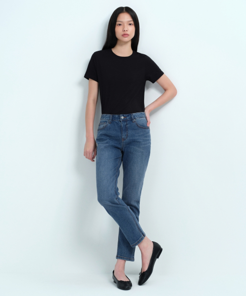 MUSINSA STANDARD WOMAN(ムシンサスタンダードウーマン)の「レディーススリムストレートデニムパンツ【ミディアムインディゴ】(デニムパンツ・レディース・その他・29/30/24/25/26/27/28)」の1枚目の写真