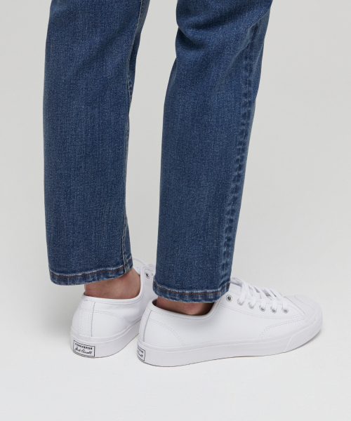 MUSINSA STANDARD WOMAN(ムシンサスタンダードウーマン)の「レディーススリムストレートデニムパンツ【ミディアムインディゴ】(デニムパンツ・レディース・その他・29/30/24/25/26/27/28)」の7枚目の写真