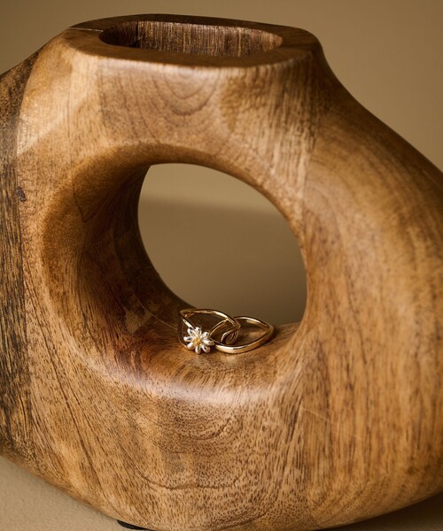 BEAUTY&YOUTH UNITED ARROWS（ビューティーアンドユースユナイテッドアローズ）の「フラワーモチーフ 2セット リング（リング・レディース・ゴールド/シルバー・12）」の3枚目の写真