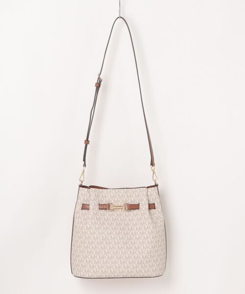 MICHAEL KORS(マイケルコース)の「CARSON コンバーチブル バケット クロスボディ ミディアム - MKシグネチャー(ショルダーバッグ・レディース・ホワイト系・FREE)」の1枚目の写真