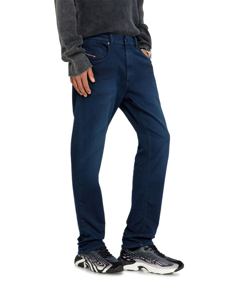 DIESEL(ディーゼル)の「メンズ デニムパンツ ジョグジーンズ 2032 D-KROOLEY-BW JOGG(デニムパンツ・メンズ・グレー/ブラック/ライトブラウン/ブラウン/ネイビー・28inch/26inch/36inch/32inch/34inch/30inch)」の16枚目の写真