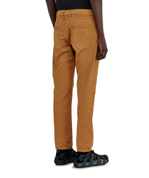 DIESEL(ディーゼル)の「メンズ デニムパンツ ジョグジーンズ 2032 D-KROOLEY-BW JOGG(デニムパンツ・メンズ・グレー/ブラック/ライトブラウン/ブラウン/ネイビー・28inch/26inch/36inch/32inch/34inch/30inch)」の18枚目の写真