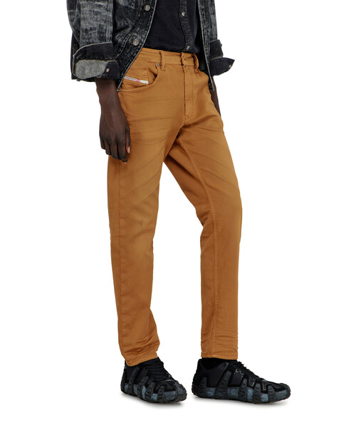 DIESEL(ディーゼル)の「メンズ デニムパンツ ジョグジーンズ 2032 D-KROOLEY-BW JOGG(デニムパンツ・メンズ・グレー/ブラック/ライトブラウン/ブラウン/ネイビー・28inch/26inch/36inch/32inch/34inch/30inch)」の19枚目の写真