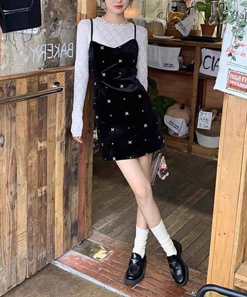 gossip!ロサンゼルス(ゴシップロサンゼルス)の「ベロアキャミソールワンピース リボンベルト付き(ワンピース・レディース・ブラック・S/M)」の1枚目の写真