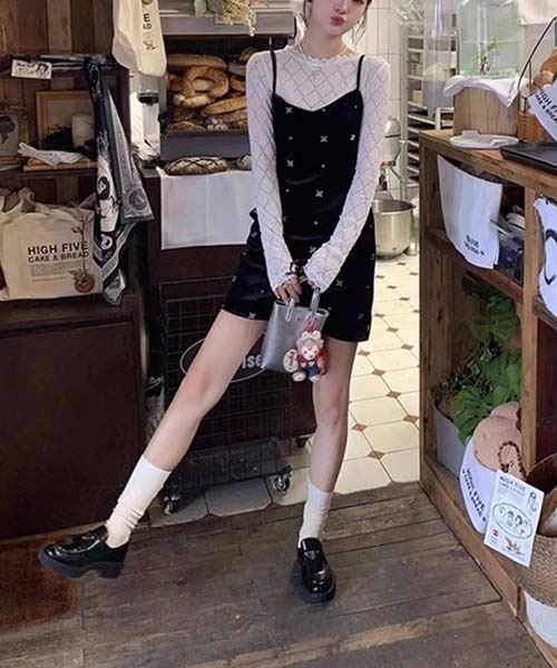 gossip!ロサンゼルス(ゴシップロサンゼルス)の「ベロアキャミソールワンピース リボンベルト付き(ワンピース・レディース・ブラック・S/M)」の3枚目の写真