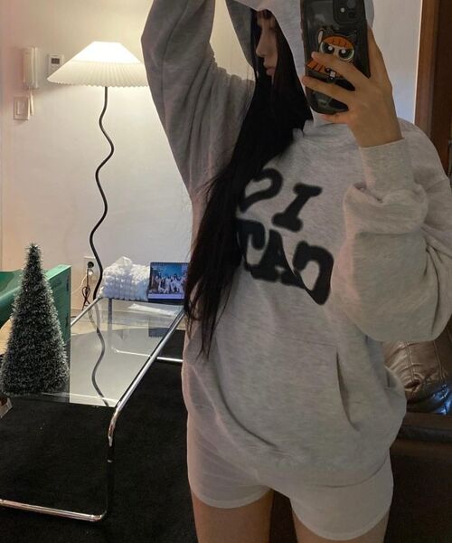 ITZAVIBE(イッザバイブ)の「I LOVE CATS HOODIE(パーカー・レディース・その他・MEDIUM/LARGE)」の3枚目の写真