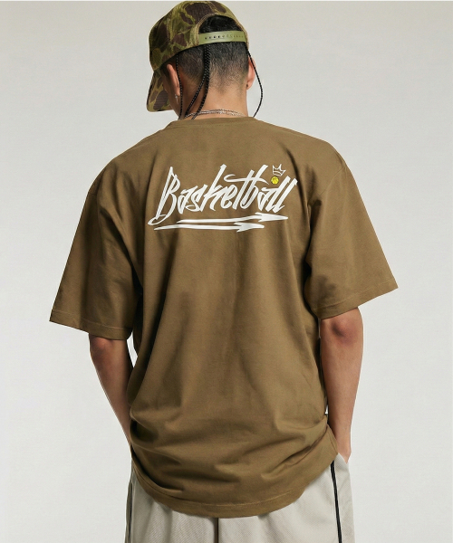 CREAM SODA LAB(クリームソーダラボ)の「バスケットボール半袖Tシャツオーバーサイズオリーブホワイト(Tシャツ/カットソー・レディース・その他・MEDIUM/LARGE/X-LARGE/XX-LARGE)」の1枚目の写真
