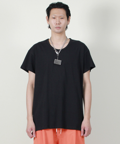 DEMARC(ドゥマーク)の「30番手 Uネック アンバランス 半袖Tシャツ ブラック(Tシャツ/カットソー・メンズ・その他・LARGE/MEDIUM)」の2枚目の写真